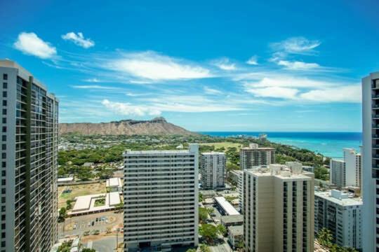 Deluxe Studio Near Waikiki Beach - Free Parking & Outdoor Pool Apartamento