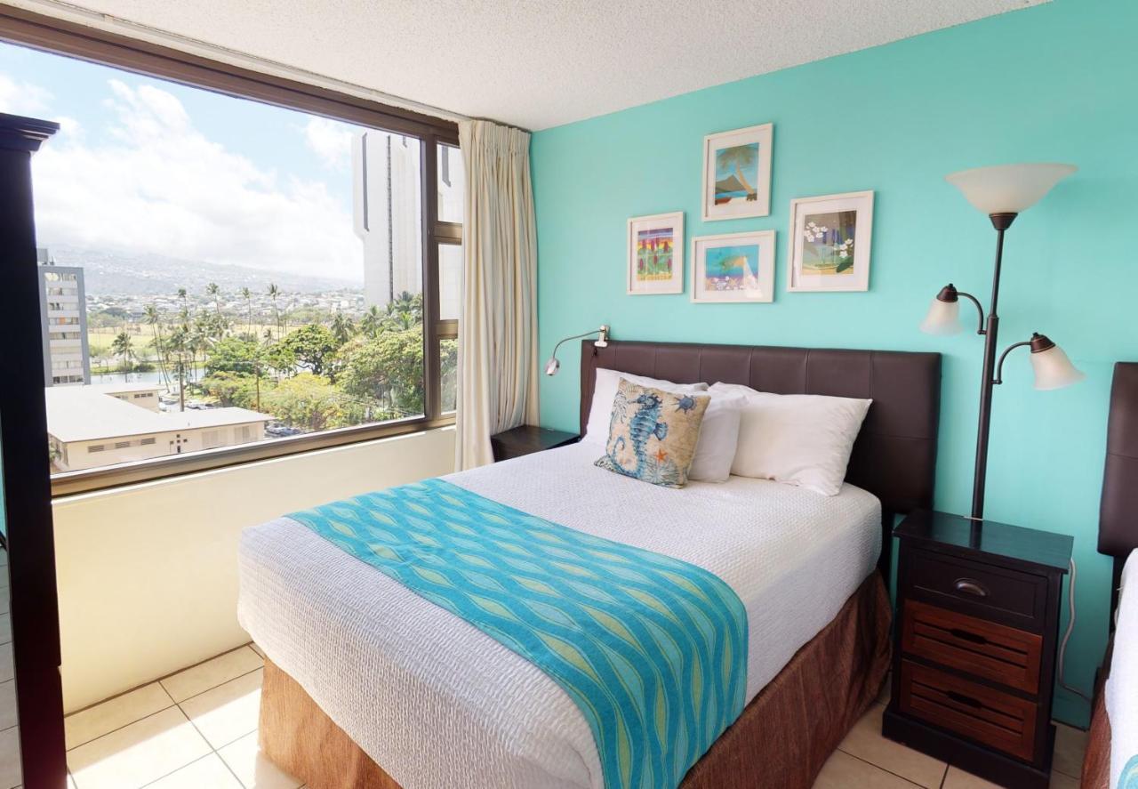 Deluxe Studio Near Waikiki Beach - Free Parking & Outdoor Pool Apartamento *