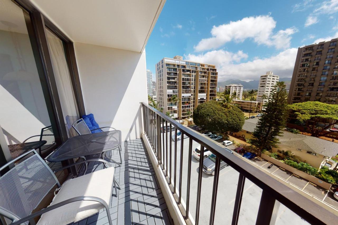 Deluxe Studio Near Waikiki Beach - Free Parking & Outdoor Pool Apartamento Honolulu