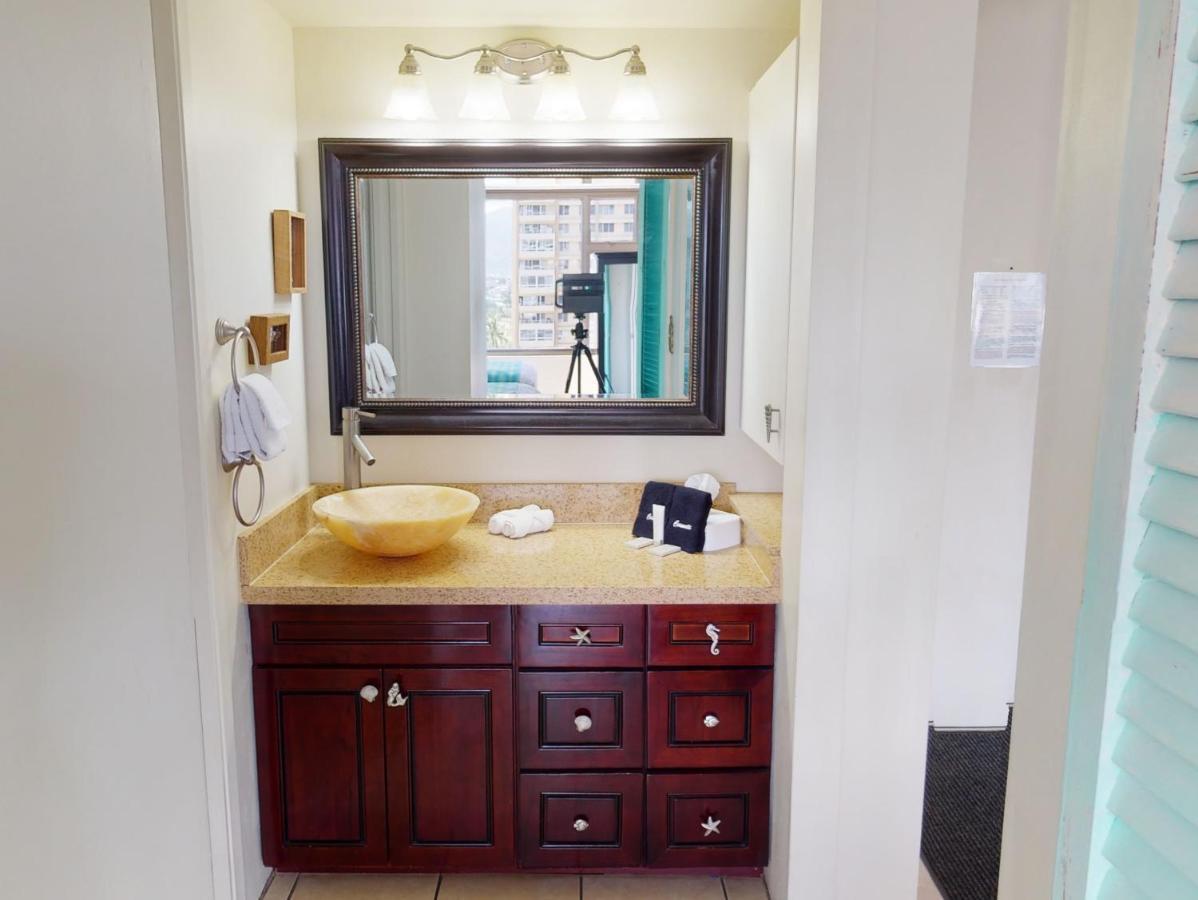 Apartamento Deluxe Studio Near Waikiki Beach - Free Parking & Outdoor Pool *