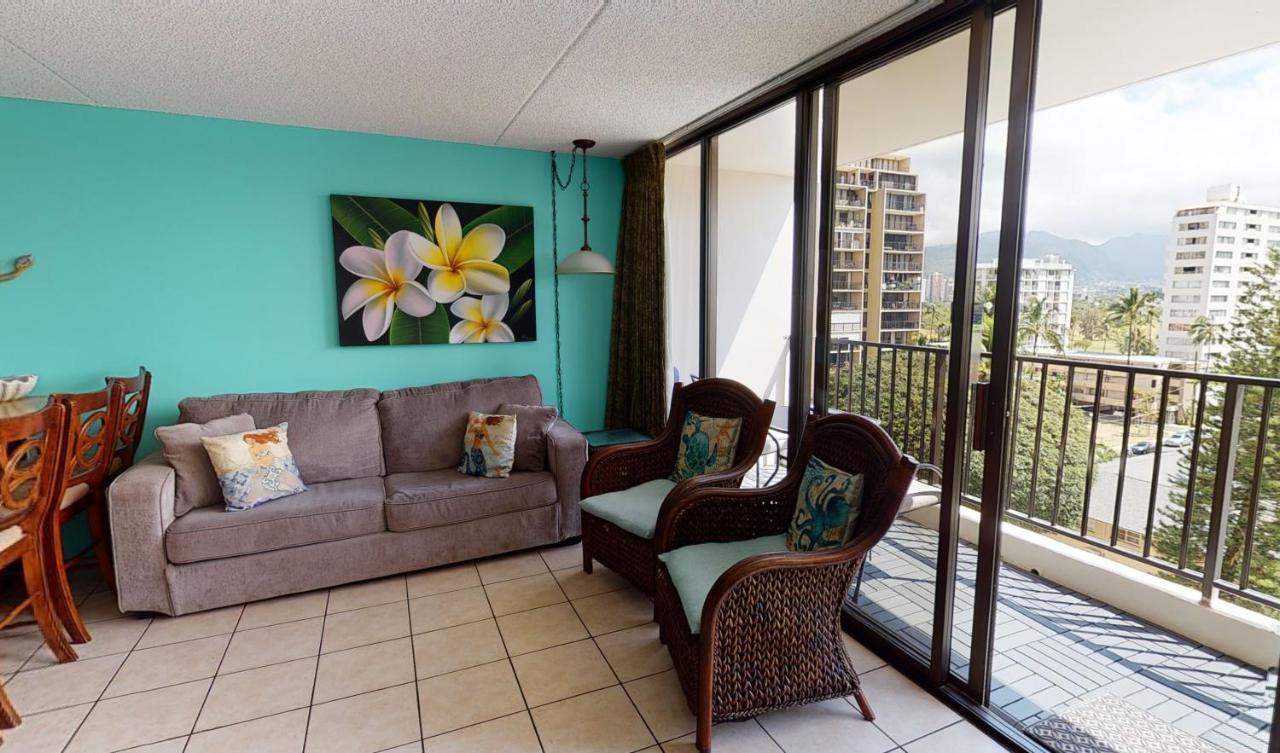 Apartamento Deluxe Studio Near Waikiki Beach - Free Parking & Outdoor Pool *