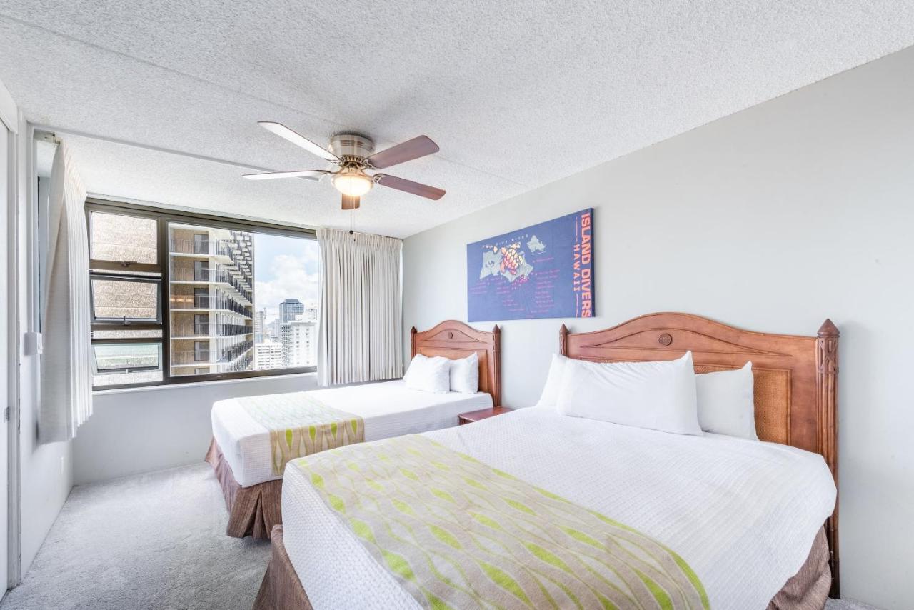 Deluxe Studio Near Waikiki Beach - Free Parking & Outdoor Pool Apartamento