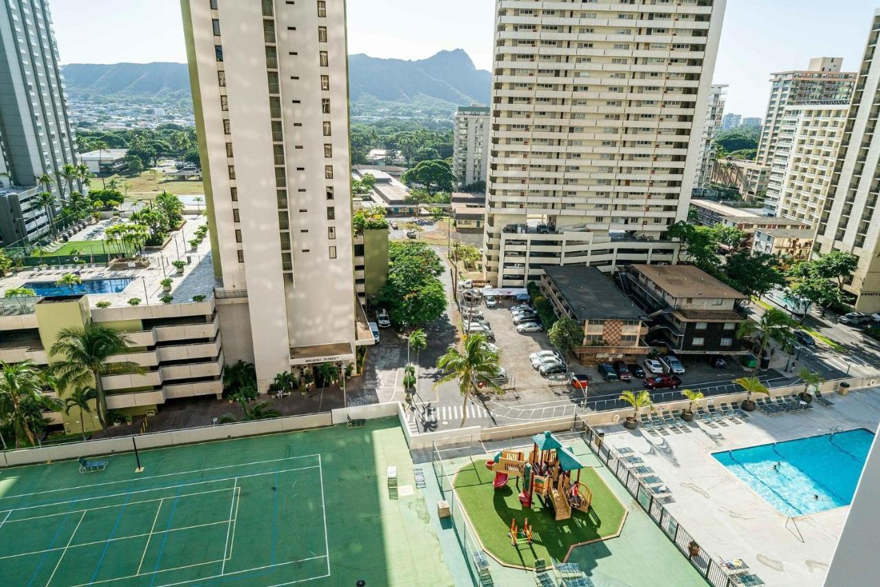 Deluxe Studio Near Waikiki Beach - Free Parking & Outdoor Pool Apartamento *