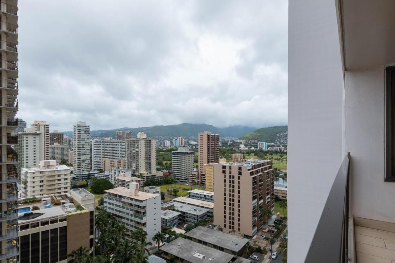 Deluxe Studio Near Waikiki Beach - Free Parking & Outdoor Pool Apartamento Honolulu